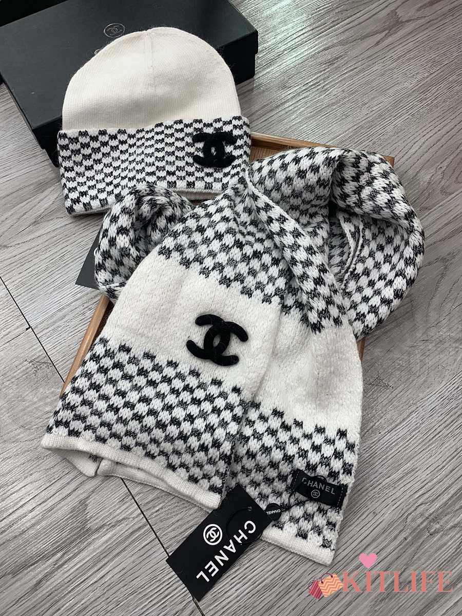 Chanel Knit Hat & Scarf Set White 