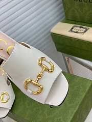 Gucci Women's slide sandal with Horsebit White Leather - ‎655412 - 5