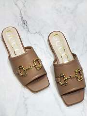 Gucci Women's slide sandal with Horsebit Beige Leather  - 4