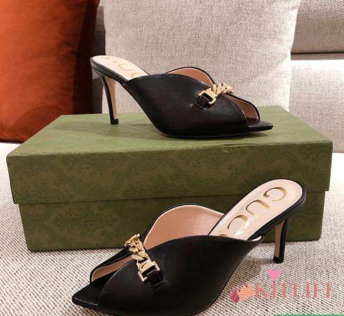 Gucci Women's slide sandal with Chain Black Leather - 1