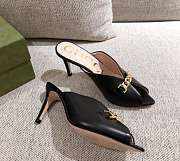 Gucci Women's slide sandal with Chain Black Leather - 6