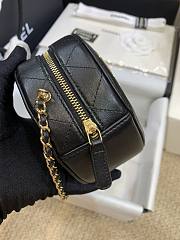 Chanel 21K Small Round Vanity Case leather handle black - 4