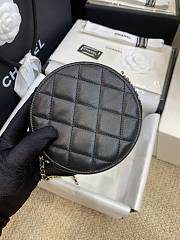 Chanel 21K Small Round Vanity Case leather handle black - 3