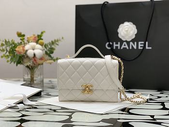 Chanel 21K Portable Mirror Box Bag White – 99105 – 12x5x17cm