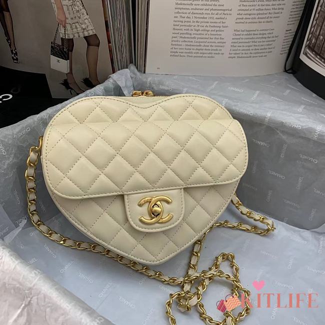 Chanel Vintage Heart Flap Bag Lambskin White – AS2060 - 20×17×6.5 - 1