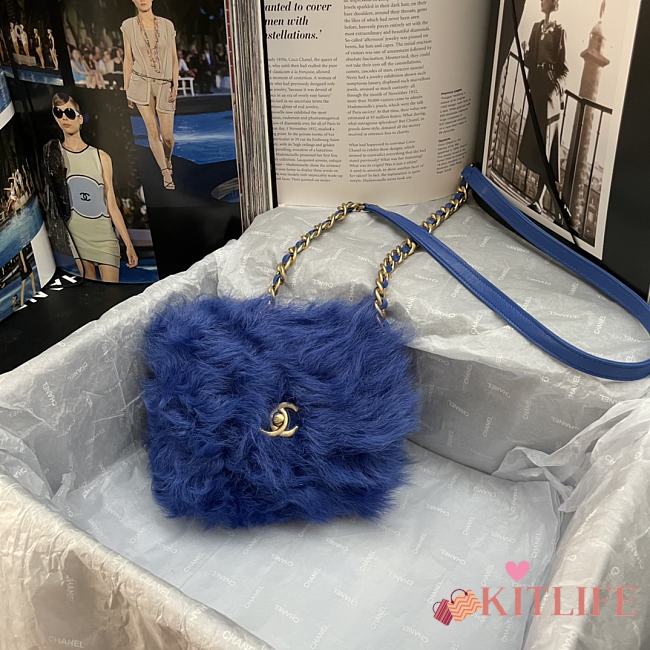 Chanel Mink Fur Blue – AS2885 – 15x11x4.5cm - 1
