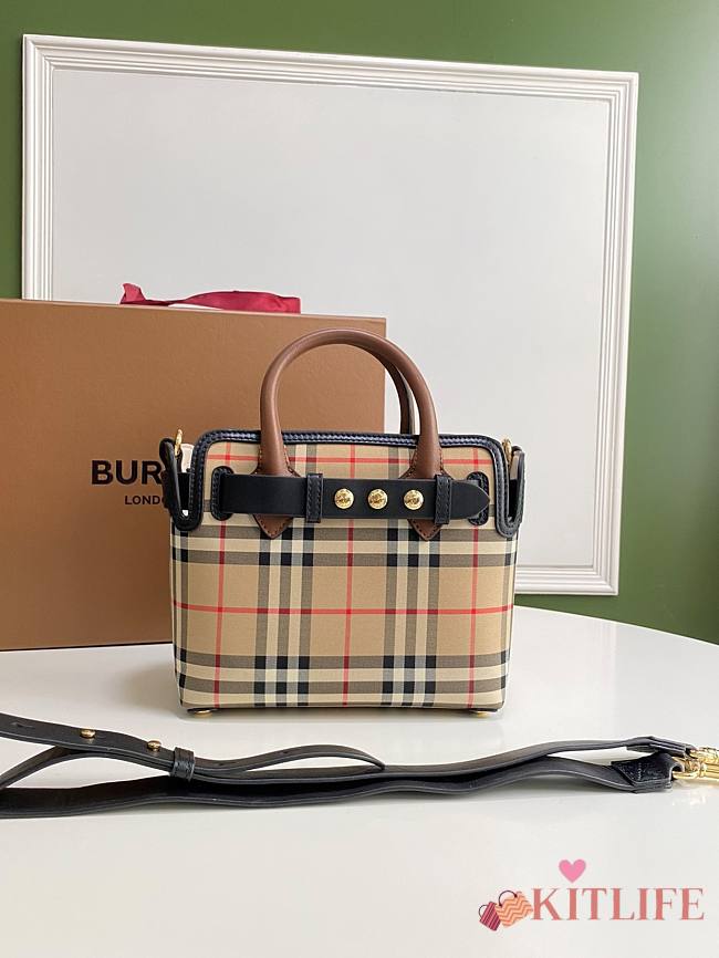 Burberry Belt Bag Three Tones Of Soft Leather  - 21.5 X 12 X 19cm - 1