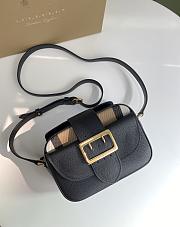 Burberry Buckle Bag Grain Leather Black – 6102 - 21x7.5x17cm - 1