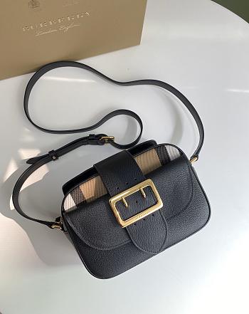 Burberry Buckle Bag Grain Leather Black – 6102 - 21x7.5x17cm