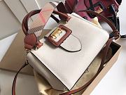 Burberry Buckle Handbag Mellow Grained White White – 7971 - 23 x 14 x 19cm - 1