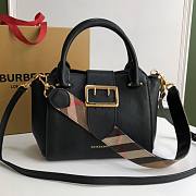 Burberry Buckle Handbag Mellow Grained White Black – 7971 - 23 x 14 x 19cm - 1