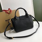 Burberry Buckle Handbag Mellow Grained White Black – 7971 - 23 x 14 x 19cm - 6