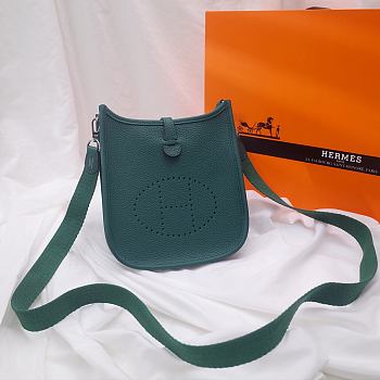 Hermes Evelyn Malachite Green Hand-sewn - 17cm