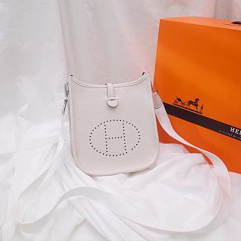 Hermes Evelyn White Hand-sewn - 17cm