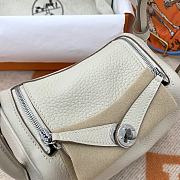 Hermes Mini Lindy White Bag Silver Buckle – 19x12.5x9cm - 4