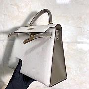 Hermes Kelly Epsom Leather White/Elephant Gray Brushed Gold Buckle, Hand-Sewn With Wax Thread - 25cm - 3