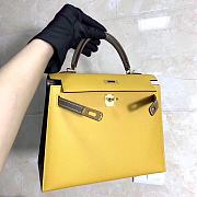 Hermes Kelly Epsom Leather Amber Yellow/Elephant Gray Brushed Gold Buckle, Hand-Sewn With Wax Thread - 25cm - 5