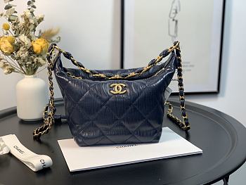 Chanel Hobo Navy Blue – 15x12.5x18cm