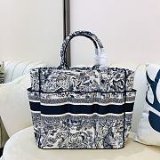 Kitlife Dior Book Tote Blue Toile de Jouy Embroidery – 9028 - 42x30x17cm - 2