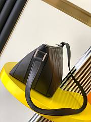 Kitlife YSL Monogramme Shoulder Bag Lambskin Black - 667490 – 15x36x14.5cm - 5