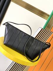 Kitlife YSL Monogramme Shoulder Bag Lambskin Black - 667490 – 15x36x14.5cm - 3