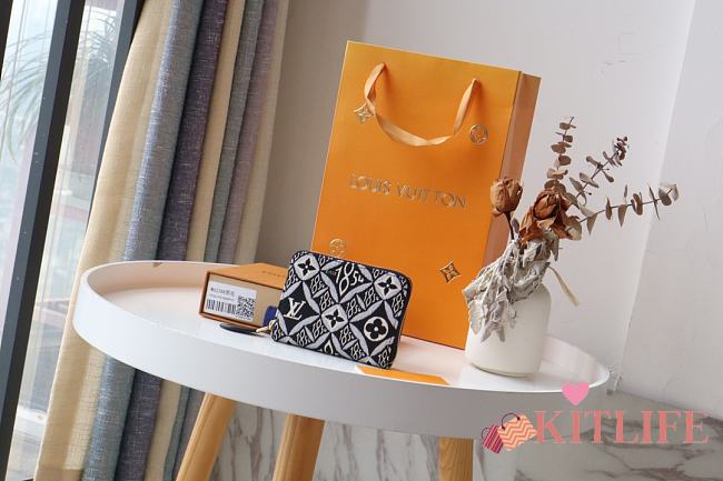 Kitlife Louis Vuitton Zippy Coin Purse Monogram Flowers Black – M69997 - 11 x 8.5 x 2 cm - 1