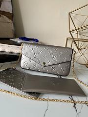 Kitlife Louis Vuitton Pochette Félicie Chain Bag  Three-Piece Monogram Vernis Lacquered Calfskin - M68648 - 21 x 12 x 3 cm  - 1