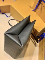 Kitlife Louis Vuitton LOCKME Handbag Black - M57345 – 42.0 x 28.0 x 15.0 cm - 5