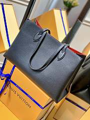 Kitlife Louis Vuitton LOCKME Handbag Black - M57345 – 42.0 x 28.0 x 15.0 cm - 4