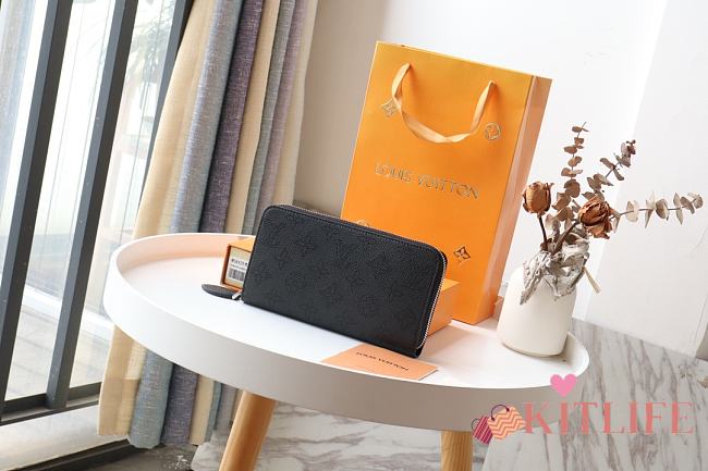 Kitlife Louis Vuitton Zippy Wallet Mahina Black Leather – M58429 – 19x10cm - 1