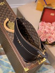 Kitlife Louis Vuitton Cruiser Small Handbag Black – M57934 – 25 x 22.5 x 13 cm - 3