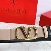 Kitlife Valentino Belt Reversible V Logo Signature Belt In Grainy Calfskin Beige/Black – 4 cm - 3