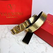 Kitlife Valentino Belt Reversible V Logo Signature Belt In Grainy Calfskin Golden/Black – 4 cm - 6
