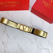 Kitlife Valentino Belt Reversible V Logo Signature Belt In Grainy Calfskin Golden/Black – 4 cm - 4