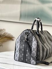 Kitlife Louis Vuitton Keepall Monogram Silver Stripe Grey/Black (with shoulder strap) - M40567 - 50 x 29 x 22 cm - 4