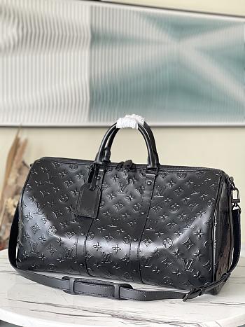 Kitlife Louis Vuitton Keepall Keepall Bandoulière 50 Travel Bag Black Embossed classic Monogram - M57963  - 50 x 29 x 22 cm