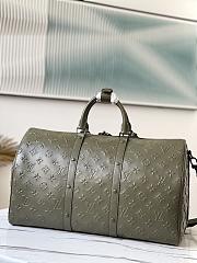 Kitlife Louis Vuitton Keepall Keepall Bandoulière 50 Travel Bag Army Green Embossed classic Monogram - M57963  - 50 x 29 x 22 cm - 6