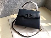 Kitlife Valentino Garavani VSling Handbag Black - 30 x 21 x 14 cm - 1