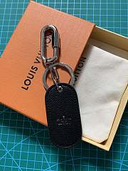 Kitlife Louis Vuitton Key Holder Military Tab Black - M67778  - 5