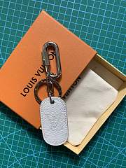 Kitlife Louis Vuitton Key Holder Military Tab White - M67778  - 1