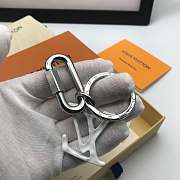Kitlife Louis Vuitton Key Holder and Bag Charm L-shaped buckle White - MP2364 - 4