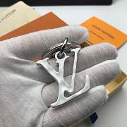 Kitlife Louis Vuitton Key Holder and Bag Charm L-shaped buckle White - MP2364 - 3