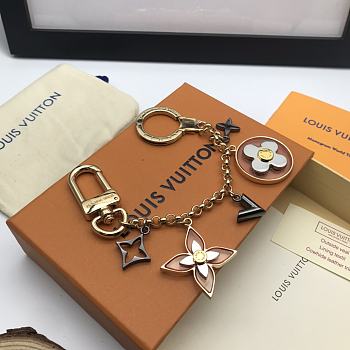 Kitlife Louis Vuitton Key Holder and Bag Charm Sans Blooming Flower Chain - M68460