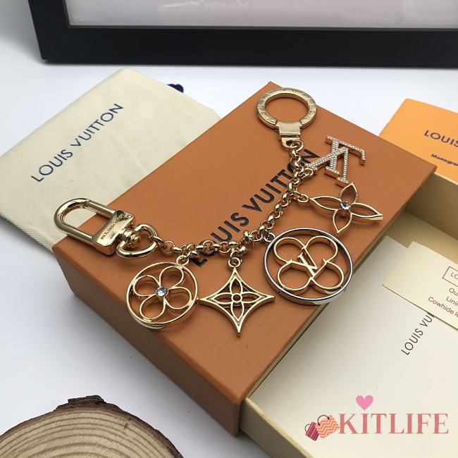 Kitlife Louis Vuitton Key Holder and Bag Charm Flower Finesse Chain - M68998 - 1