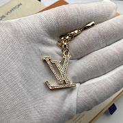 Kitlife Louis Vuitton Key Holder and Bag Charm Flower Finesse Chain - M68998 - 3