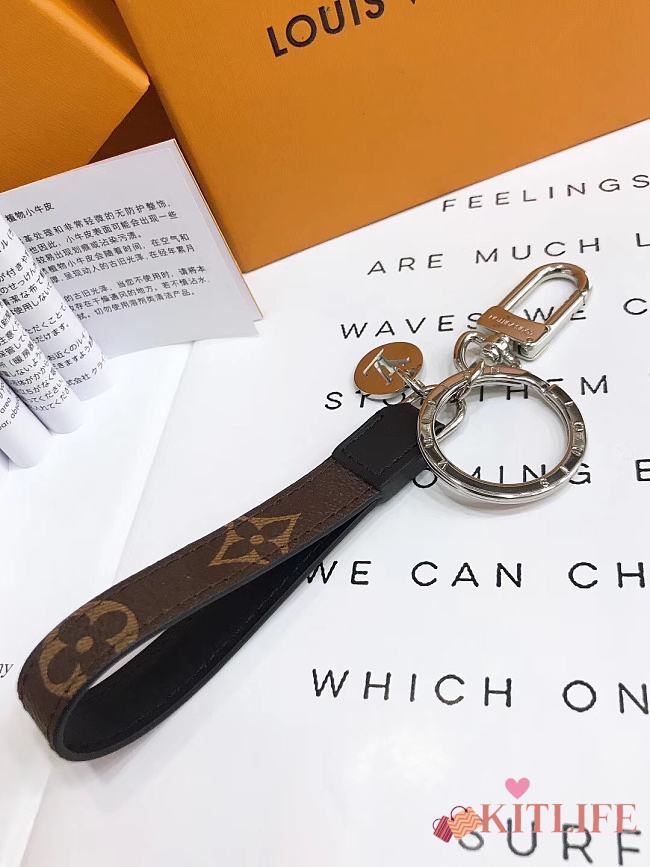 Kitlife Louis Vuitton Key Holder and Bag Charm Sans Ligne Esthetique Monogram Brown Presbyopia With Silver Large Spot - M68998 - 1