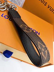 Kitlife Louis Vuitton Key Holder and Bag Charm Sans Ligne Esthetique Monogram Brown Presbyopia With Silver Large Spot - M68998 - 4