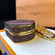 Kitlife Louis Vuitton Key Holder and Bag Charm Boite Chapeau - M63089 - 6