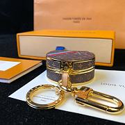 Kitlife Louis Vuitton Key Holder and Bag Charm Boite Chapeau - M63089 - 3