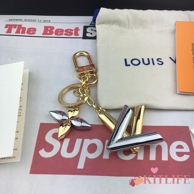 Kitlife Louis Vuitton Key Holder and Bag Charm Twist Monogram Flower and LV signature White – M68197 - 1